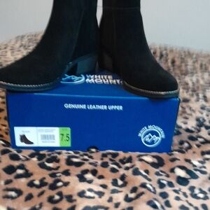 White Mountain Black Heeled Boots Sleek Design